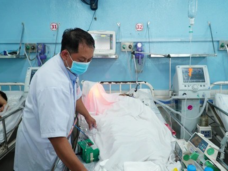 co-gai-xuat-huyet-nao-sau-phau-thuat-tham-my-gia-dinh-xin-dua-ve-nha