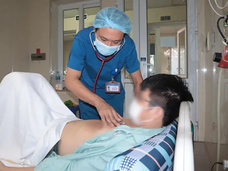 nguoi-dan-ong-bat-ngo-bi-suy-than-cap-khi-dang-tham-gia-giai-chay