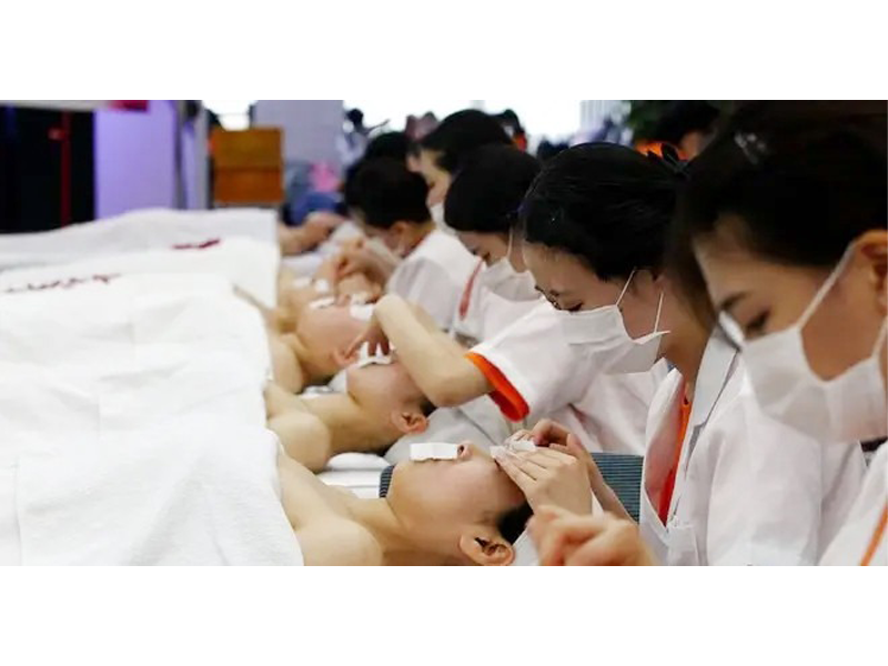 phu-nu-han-quoc-mao-hiem-de-thoat-khoi-nghia-vu-lam-dep