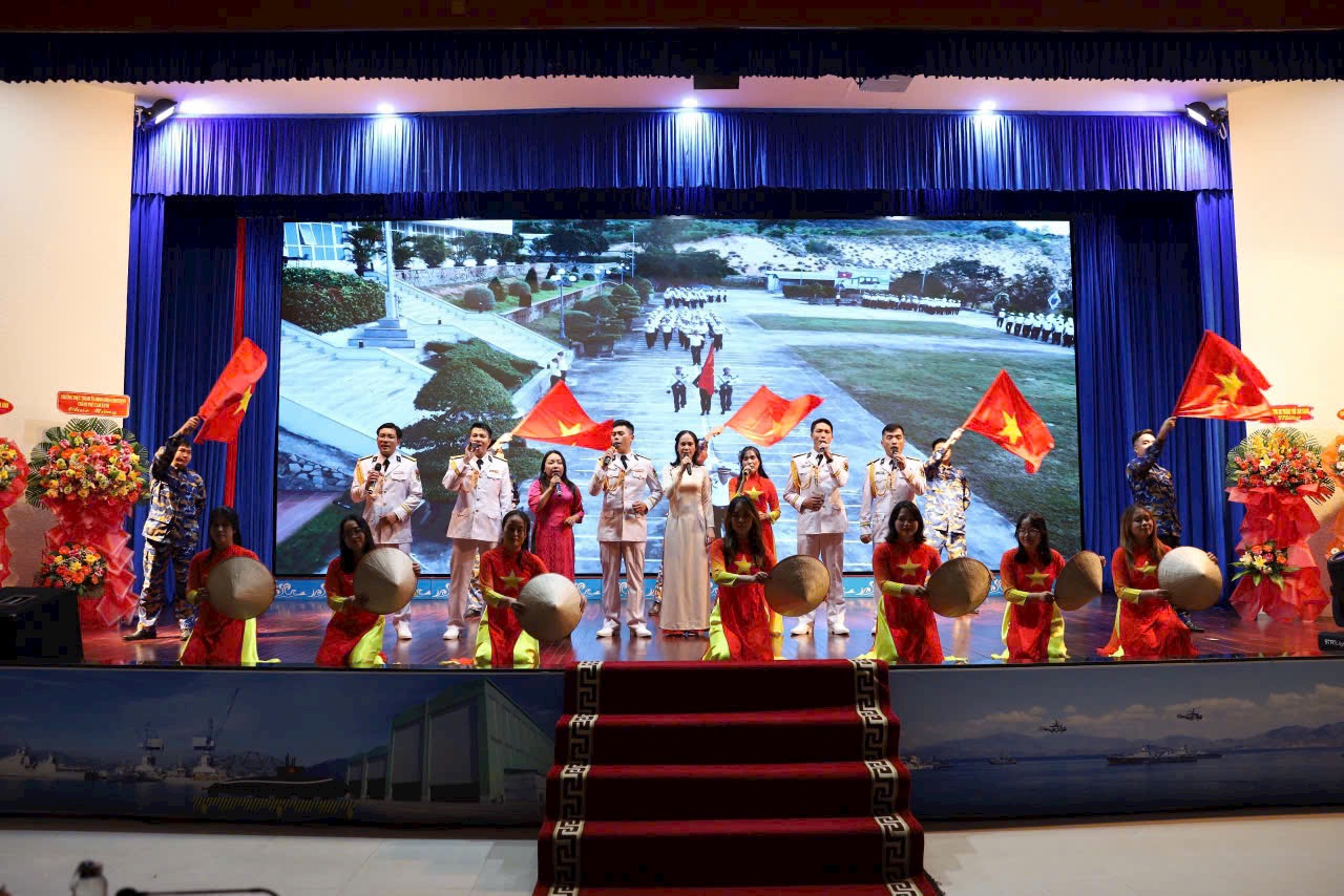 cang_cam_ranh_tham_gia_hoi_nghi_doan_ket_quan_dan_nam2024_6