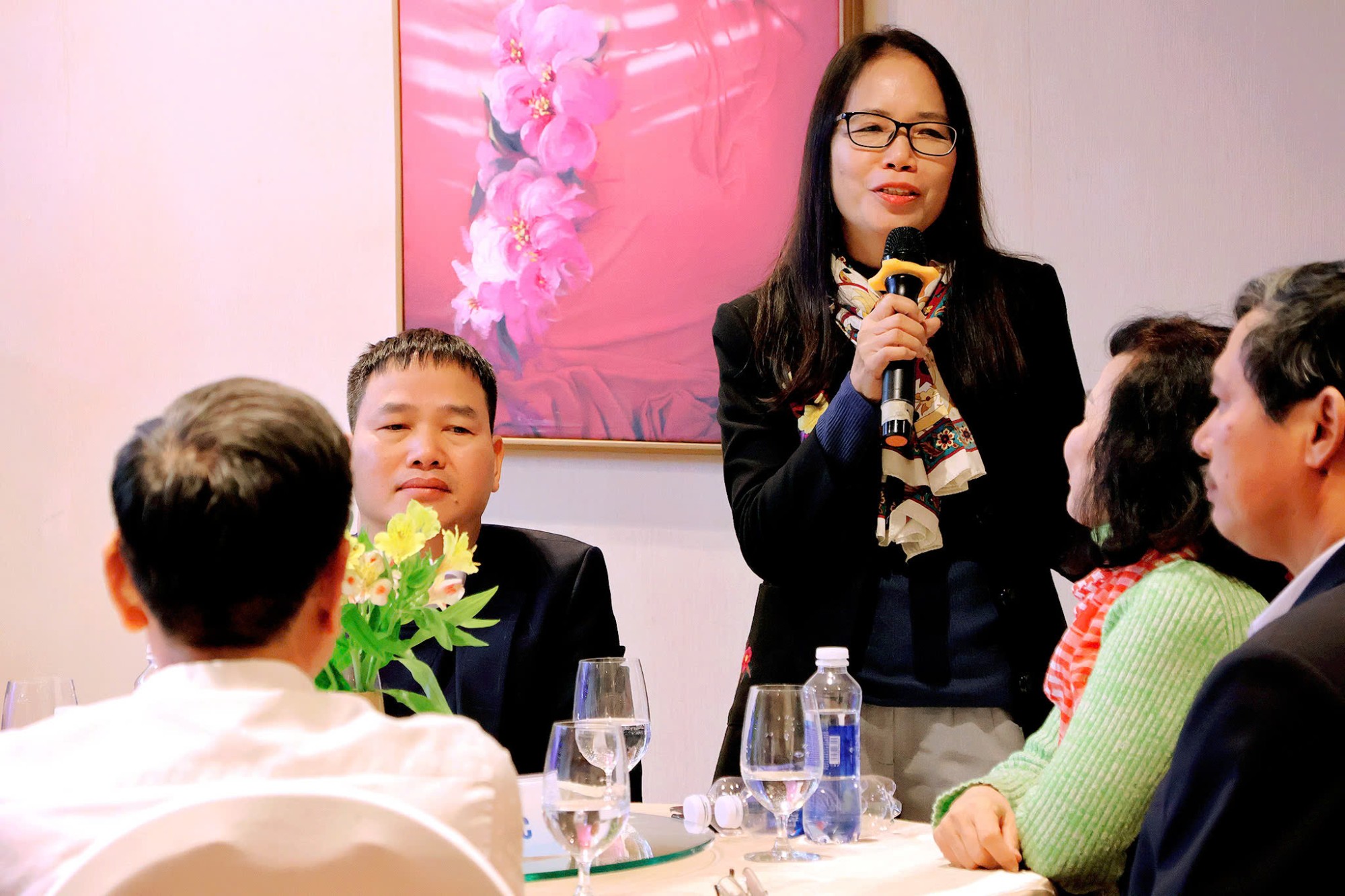 khach_moi_phat_bieu_tai_hoi_nghi_khach_nam_nam2024